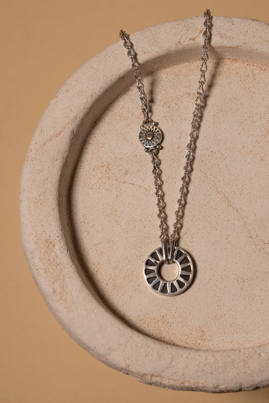 Twirl Necklace